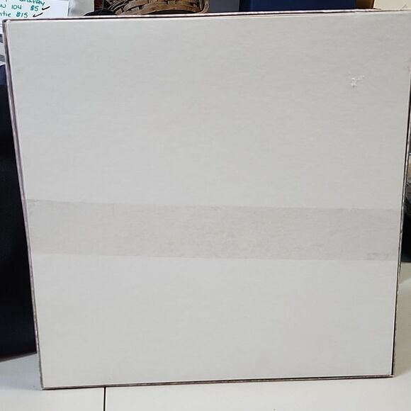 Fossilized Shark Teeth 550 Piece Puzzle - Picture 3 of 3